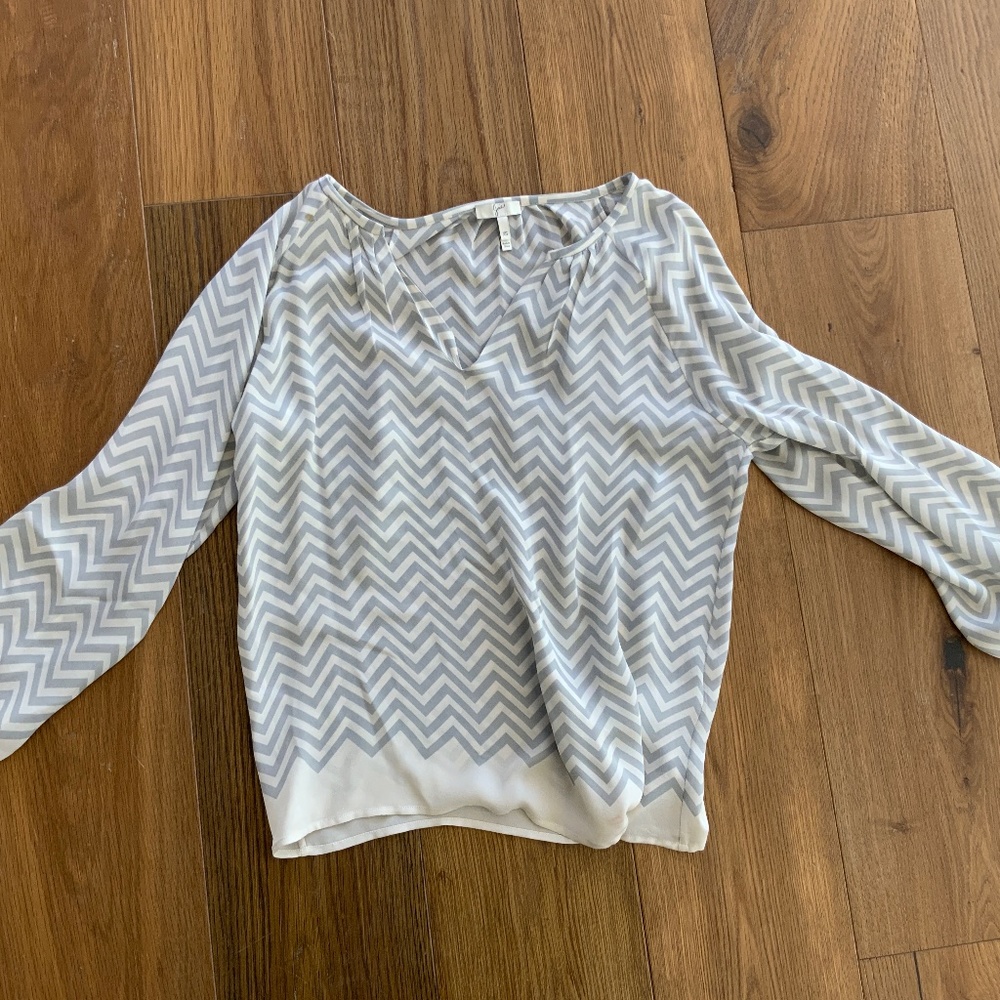 JOIE 100% Silk Gray and Cream Chevron Blouse